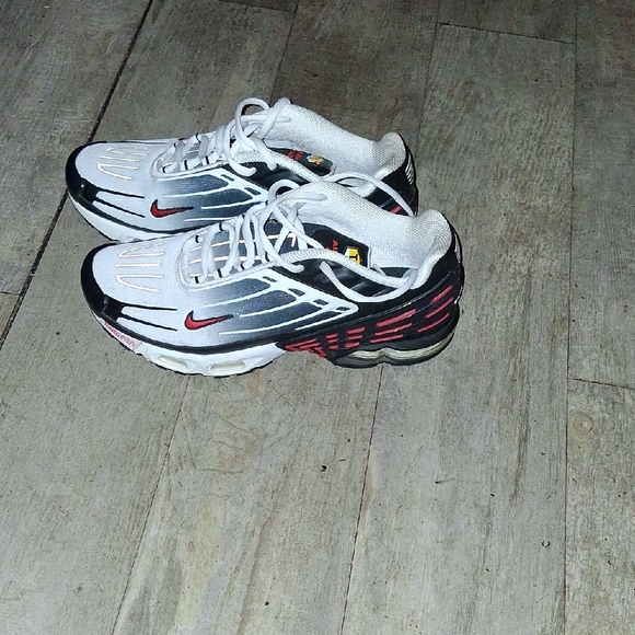 Nike Black White And Red Tn Air Max Plus. Size 9.5 (Mens) NEVER WORN!!